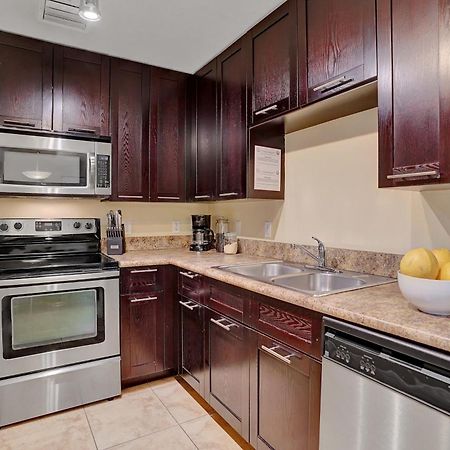 Dharma Home Suites South Miami At Red Road Commons Экстерьер фото