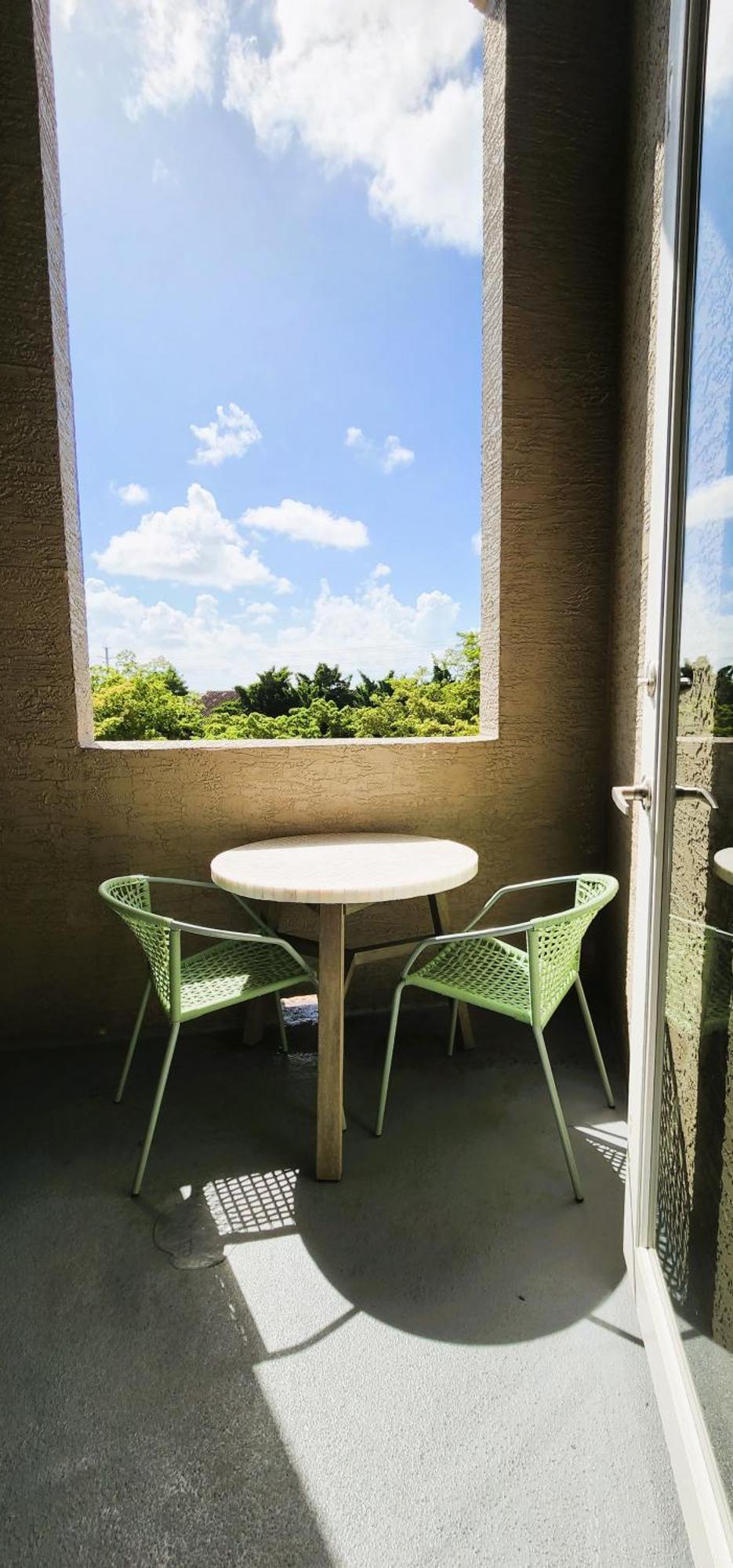 Dharma Home Suites South Miami At Red Road Commons Экстерьер фото