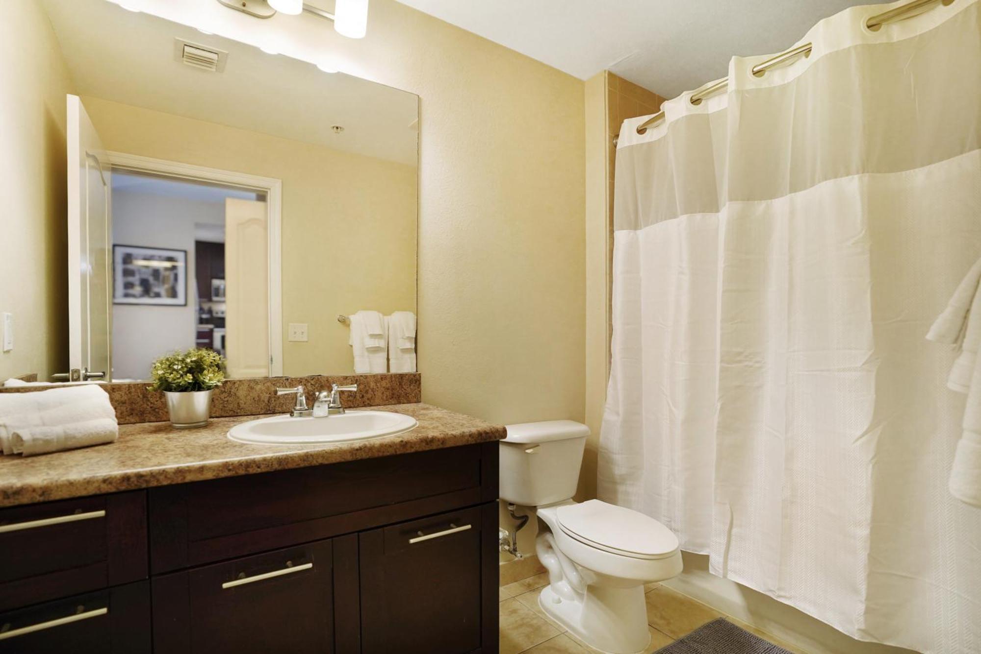 Dharma Home Suites South Miami At Red Road Commons Экстерьер фото