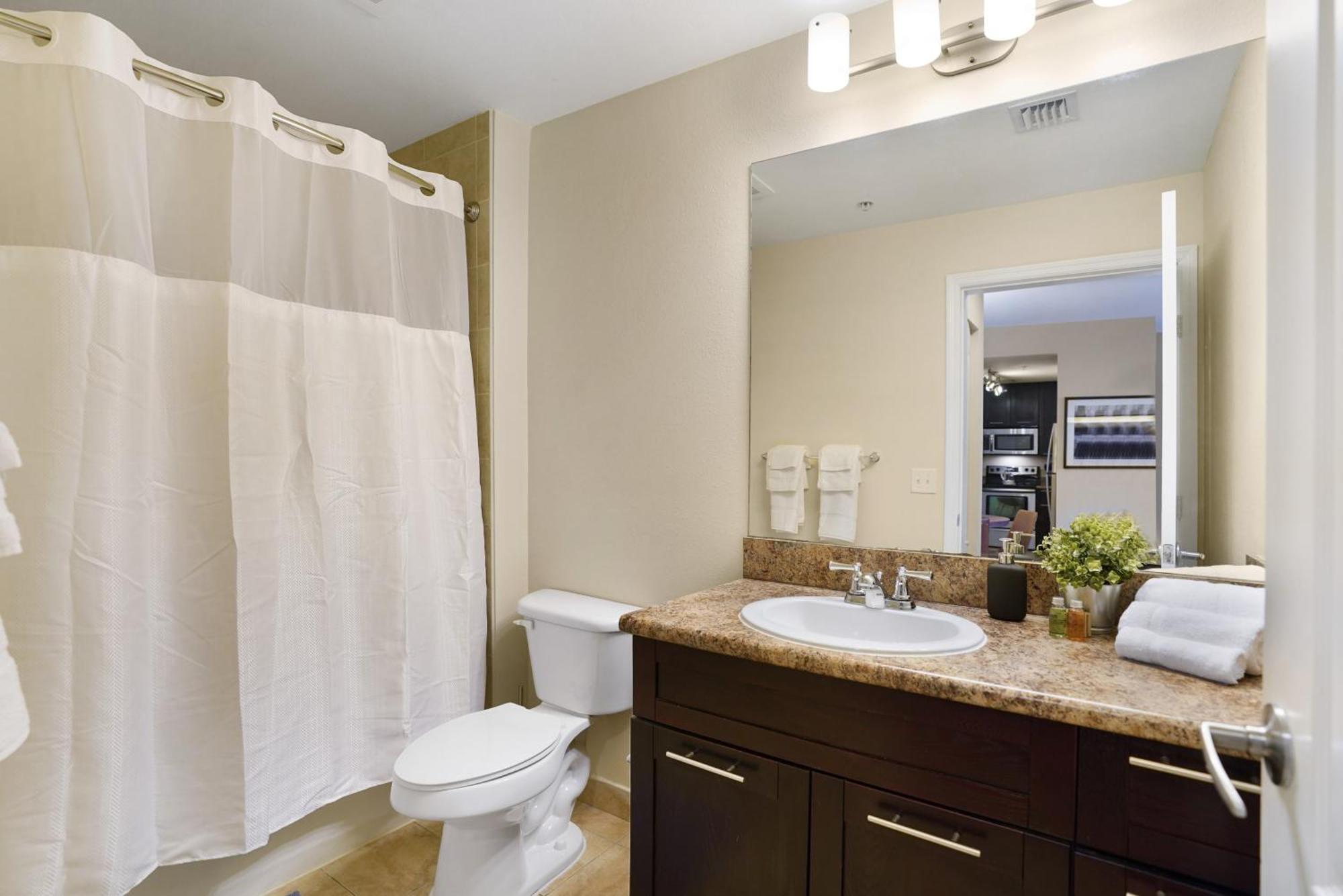 Dharma Home Suites South Miami At Red Road Commons Экстерьер фото