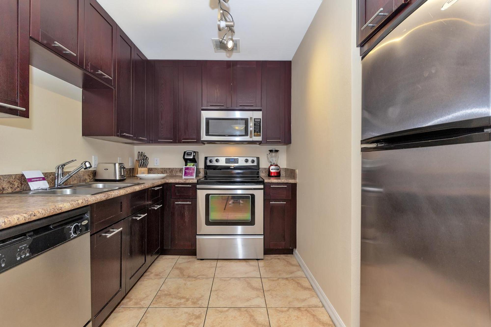 Dharma Home Suites South Miami At Red Road Commons Экстерьер фото