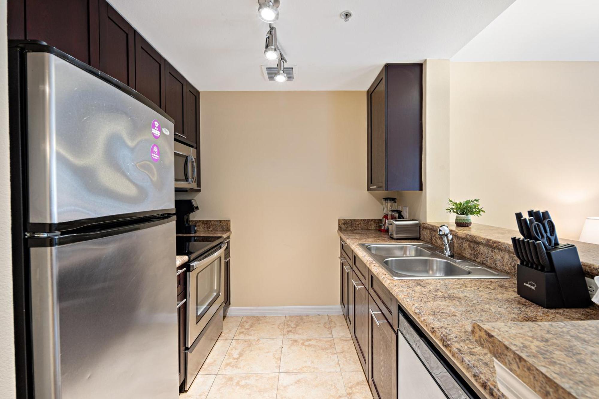 Dharma Home Suites South Miami At Red Road Commons Экстерьер фото