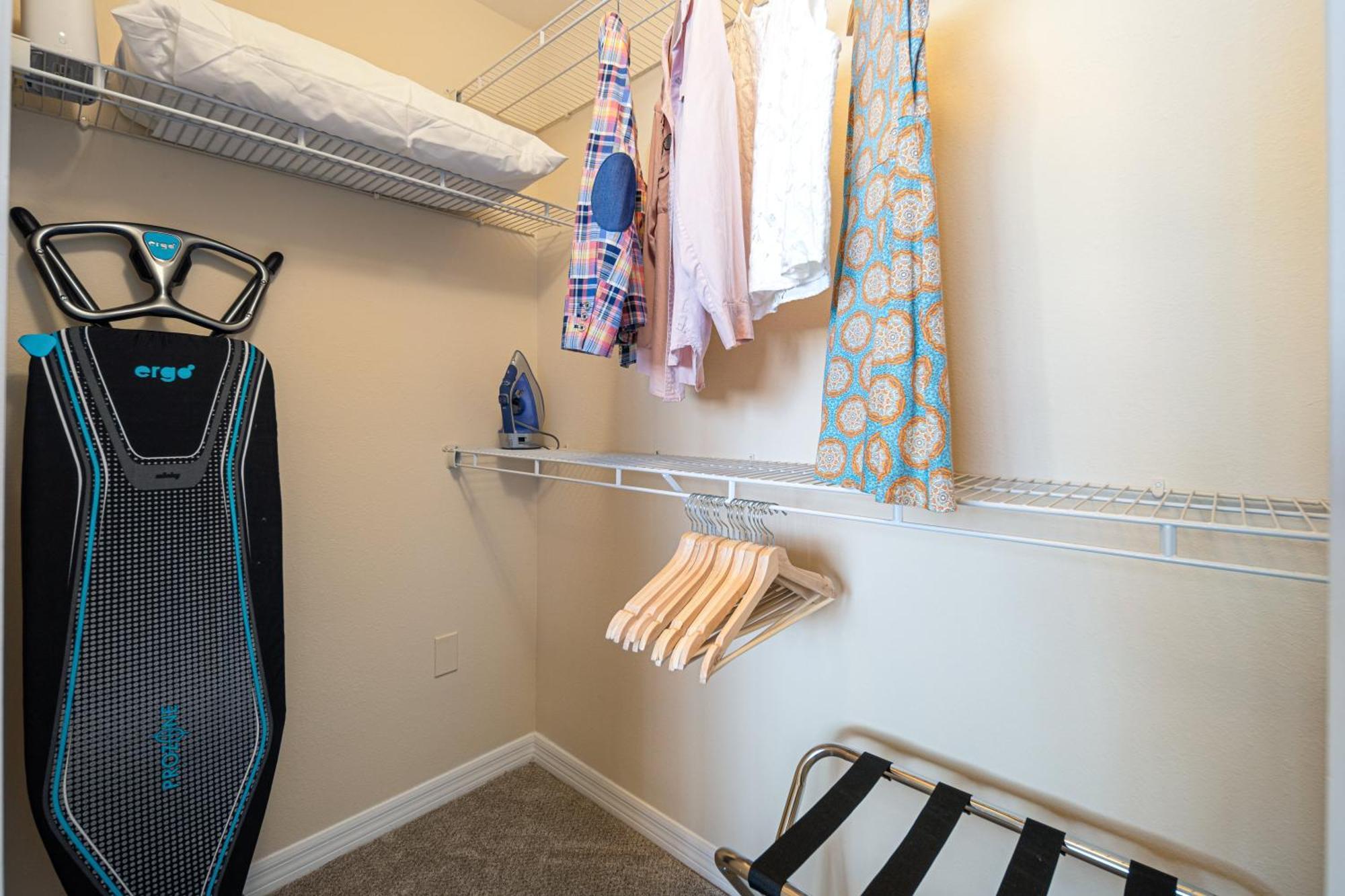Dharma Home Suites South Miami At Red Road Commons Экстерьер фото