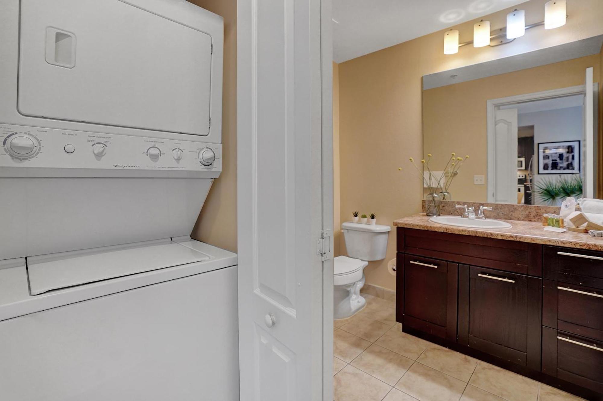 Dharma Home Suites South Miami At Red Road Commons Экстерьер фото