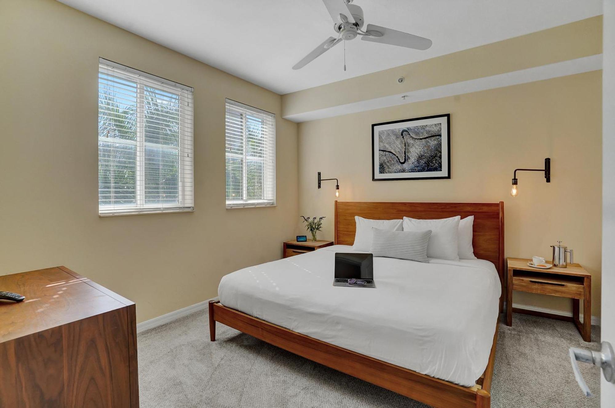 Dharma Home Suites South Miami At Red Road Commons Экстерьер фото