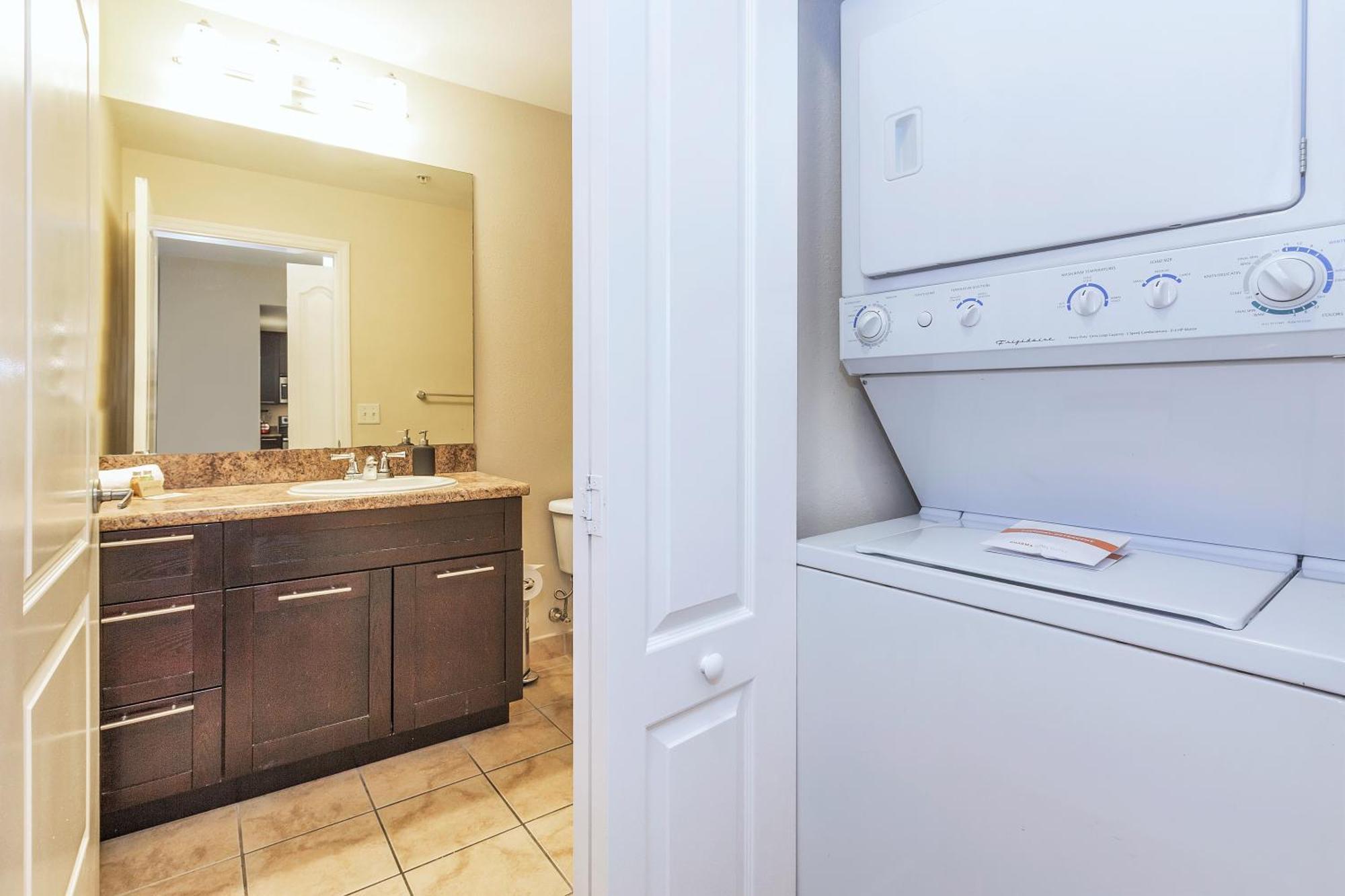 Dharma Home Suites South Miami At Red Road Commons Экстерьер фото